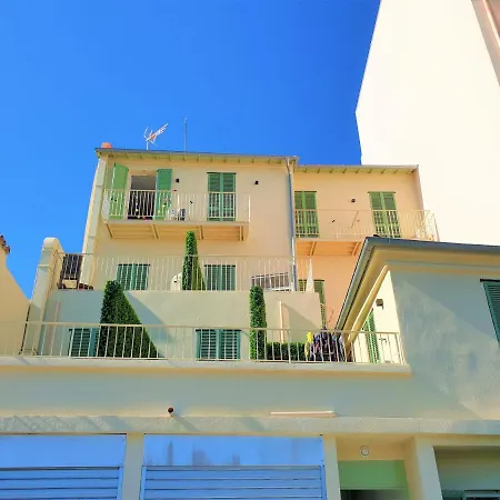 Apartman Promenade Proche 01